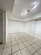 9300 Fontainebleau Blvd in Miami, FL - Building Photo - Building Photo