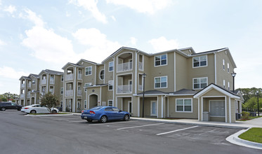 Waters Ridge Apartments in Jacksonville, FL - Building Photo - Building Photo