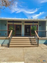 260 S Hickory Ave in New Braunfels, TX - Building Photo - Building Photo