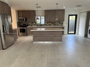 2832 SW 124th Ct in Miami, FL - Building Photo - Building Photo