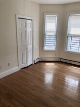 14 Schiller St, Unit 1 in Boston, MA - Building Photo - Building Photo