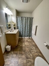 2440 Southwoods Dr, Unit End unit in Marquette, MI - Building Photo - Building Photo