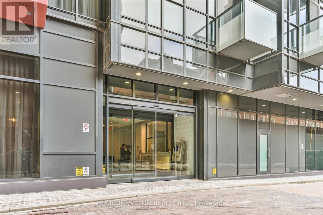 560-560 Front St W in Toronto, ON - Building Photo