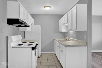 Villa Verde Apartments in Aurora, CO - Building Photo - Building Photo