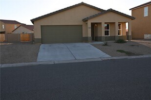 5540 S Deer Crk Ave in Fort Mohave, AZ - Building Photo