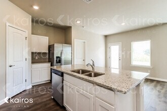 106 Royal Oak St in Youngsville, LA - Foto de edificio - Building Photo