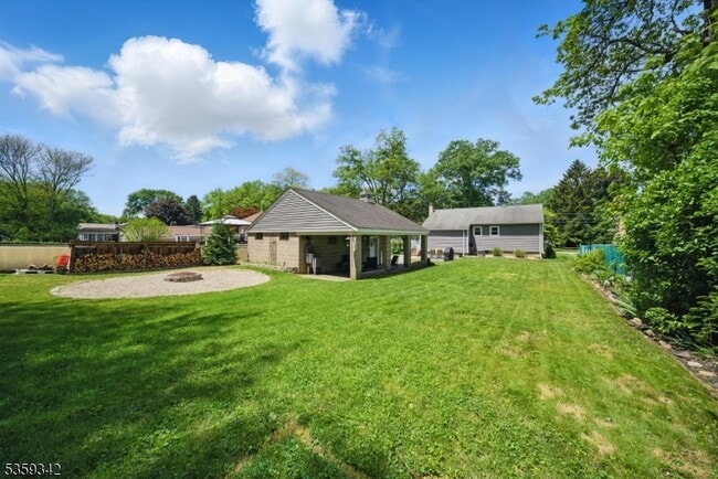22 Beaver Brook Ln in Denville, NJ - Building Photo - Building Photo