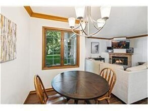 3563 Blue Jay Way in Eagan, MN - Foto de edificio - Building Photo