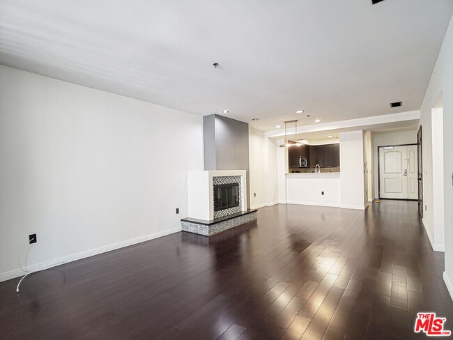 520 S Kingsley Dr-Unit -203 in Los Angeles, CA - Building Photo - Building Photo