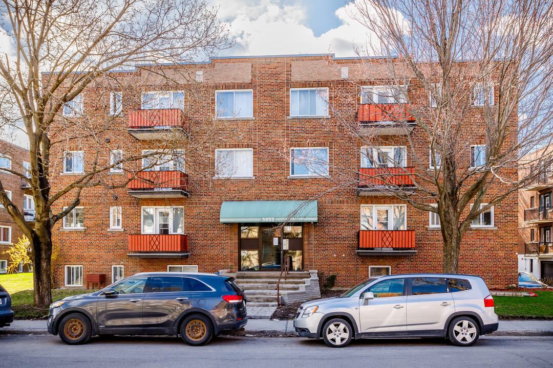 5855 Decelles Pl in Montréal, QC - Building Photo