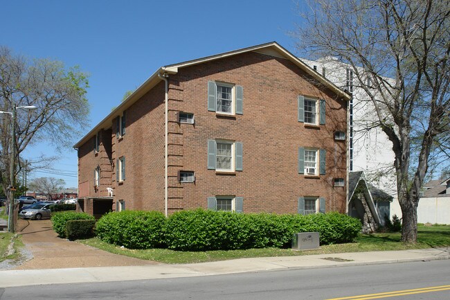 915 18th Ave S in Nashville, TN - Foto de edificio - Building Photo