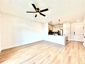 2300 Richmond Ave. in Houston, TX - Building Photo - Building Photo
