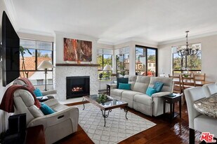 12115 San Vicente Blvd in Los Angeles, CA - Building Photo