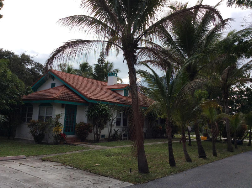 502 S Lake Dr in Lantana, FL - Building Photo