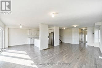 100 Sailors Landing in Bowmanville, ON - Building Photo - Building Photo