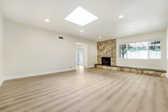 1056 Adelante Ave in Los Angeles, CA - Building Photo - Building Photo