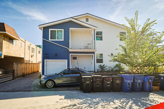 10824 Morrison St in North Hollywood, CA - Building Photo - Primary Photo