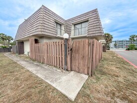 1827 N Congress Ave in West Palm Beach, FL - Building Photo