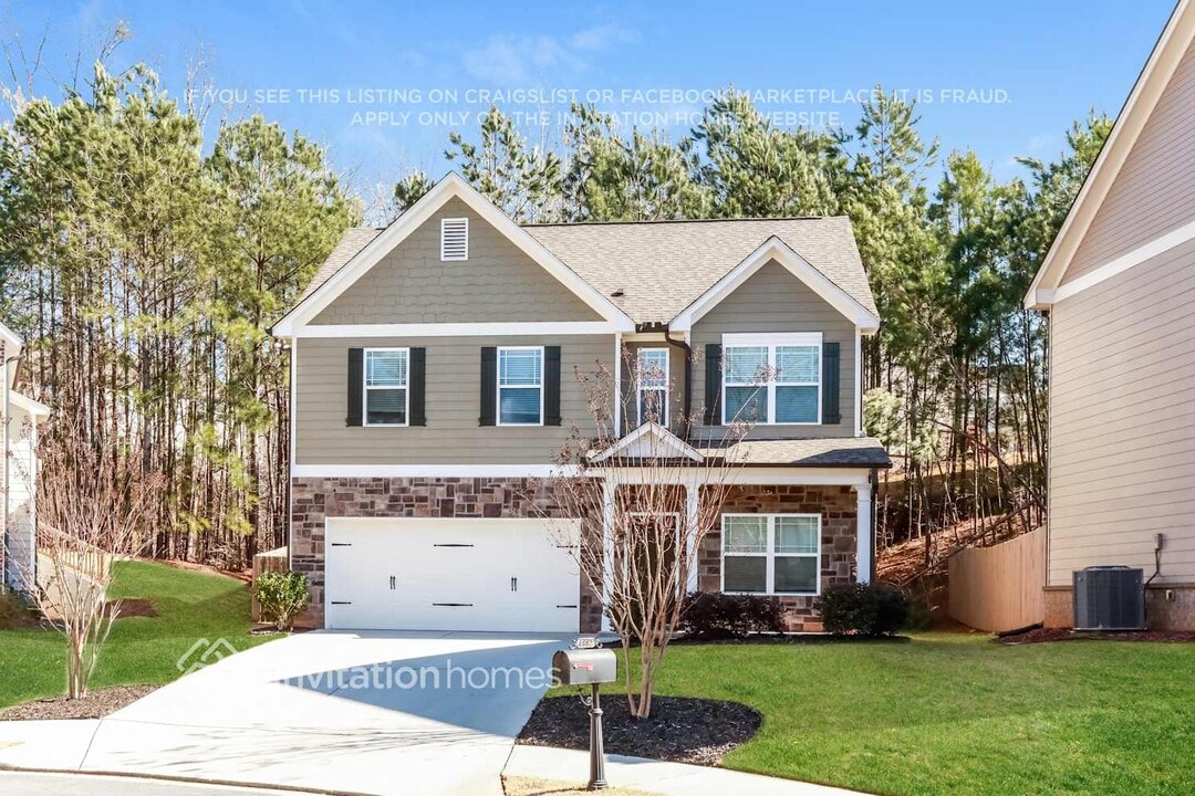 4882 Clarkstone Dr in Flowery Branch, GA - Building Photo