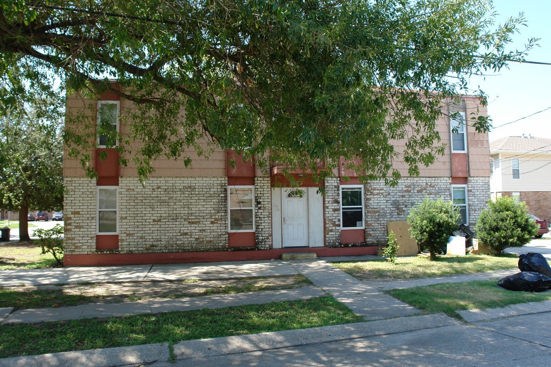 2300 Richland Ave in Metairie, LA - Building Photo