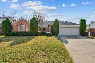 342 Stately Oak Ln in Lake Dallas, TX - Building Photo