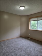 6960 91st St NE in Monticello, MN - Building Photo - Building Photo