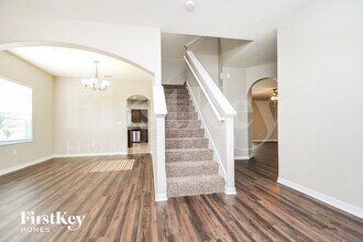 2323 Dakota Rock Dr in Ruskin, FL - Building Photo - Building Photo