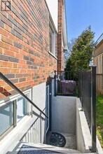 5651 Turney Dr in Mississauga, ON - Building Photo - Building Photo