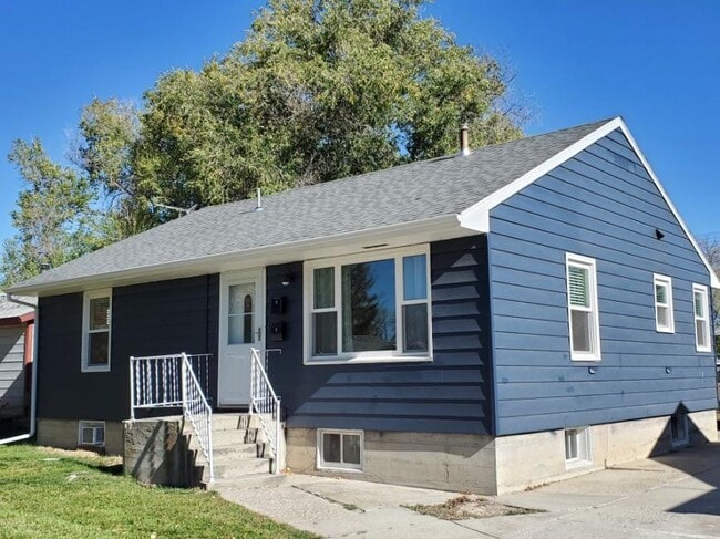 property at 609 N 5th Ave