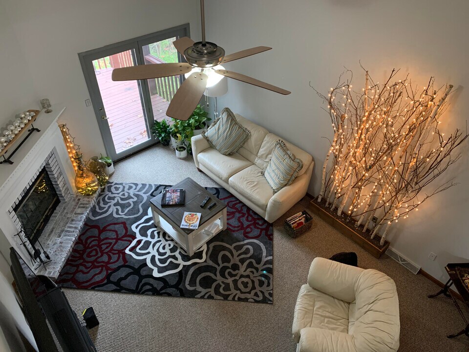 107 Hollyridge Ln in Columbia, MO - Building Photo