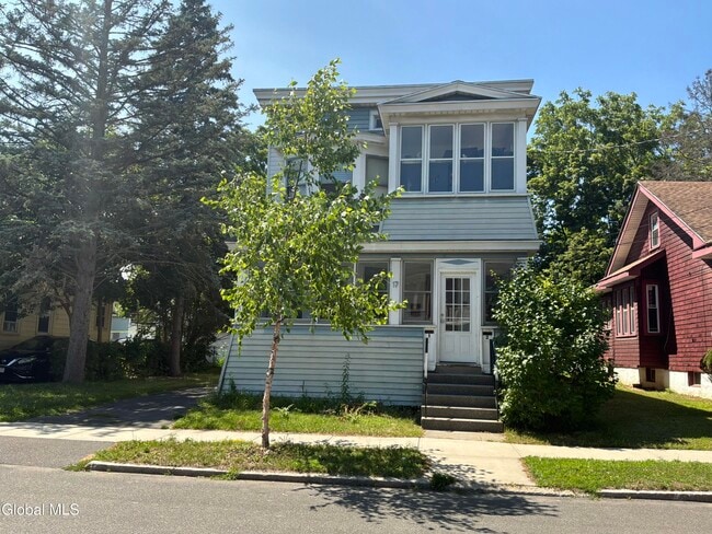 property at 17 Putnam St