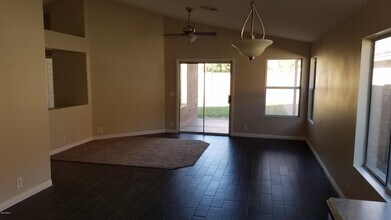 12214 N 41st Dr in Phoenix, AZ - Building Photo - Building Photo