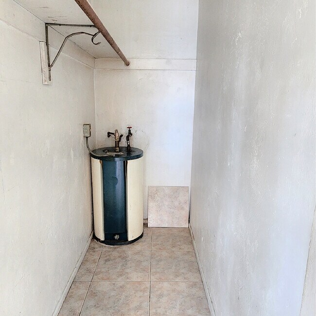 1661 NE 56th St in Fort Lauderdale, FL - Building Photo - Building Photo
