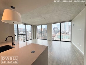 935 W Washington Blvd in Chicago, IL - Foto de edificio - Building Photo