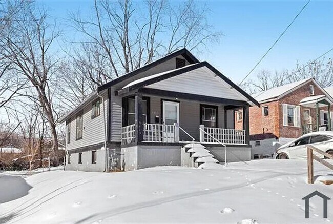 5415 Hamilton Ave in Jennings, MO - Building Photo - Building Photo