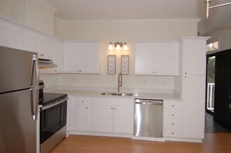 1651 Village Glenn Dr in Raleigh, NC - Building Photo - Building Photo