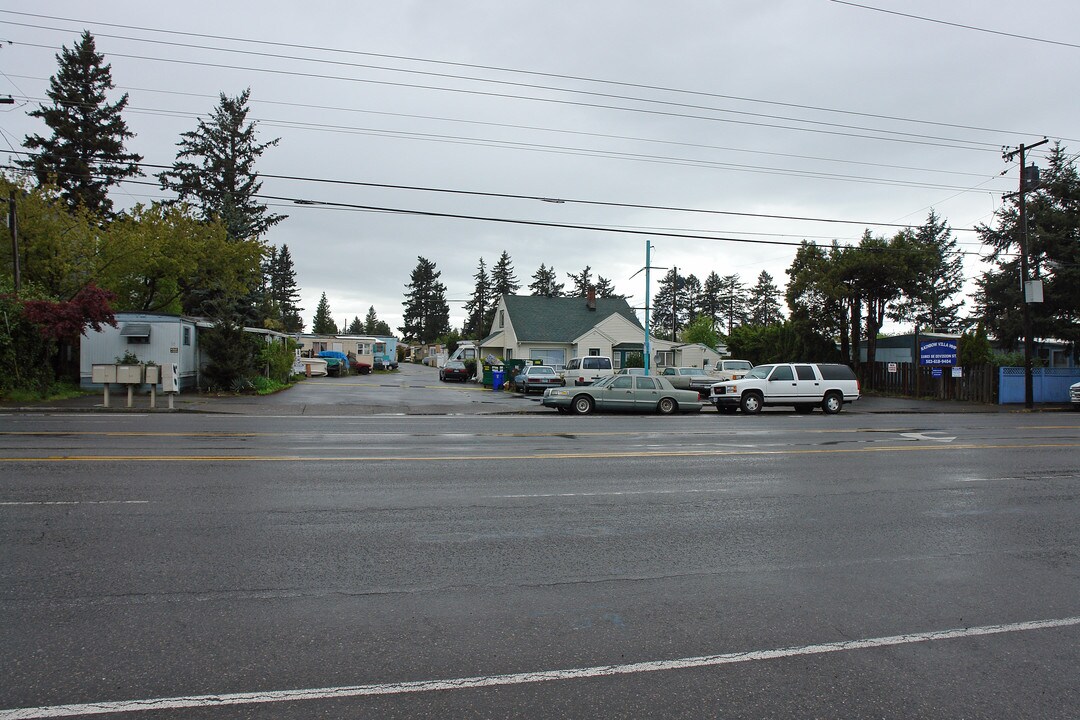 Rainbow Villa Mobile Home Park in Portland, OR - Building Photo