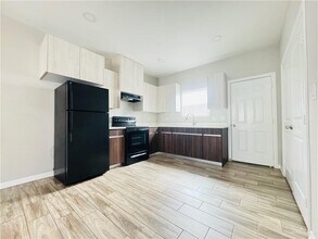 18 Kentucky St in Alton, TX - Building Photo - Building Photo