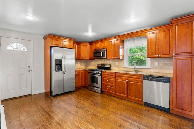 130 Ashton St in Bridgeport, CT - Building Photo - Building Photo