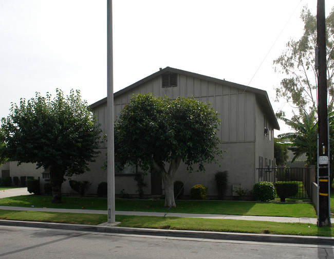 7772 10th St in Westminster, CA - Foto de edificio - Building Photo