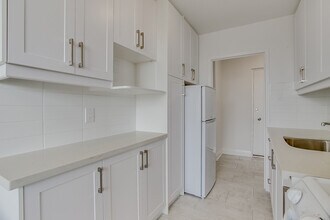 29 Upper Canada Drive in Toronto, ON - Building Photo - Building Photo