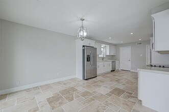 915 Daria Dr in Houston, TX - Building Photo - Building Photo