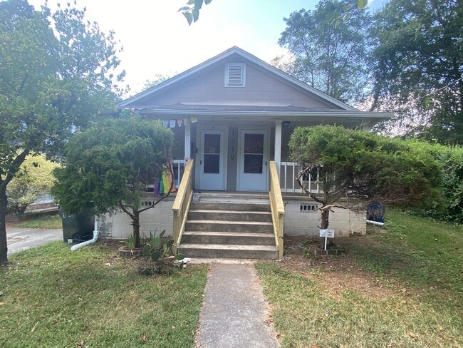 property at 1019 Sedgefield St