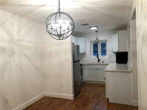 728 Beverage Hill Ave, Unit 11 in Pawtucket, RI - Building Photo - Building Photo