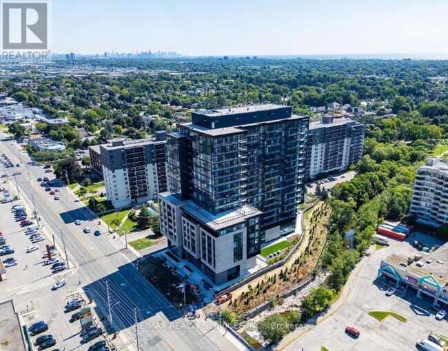 86 Dundas St E in Mississauga, ON - Building Photo - Building Photo