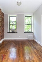250 Mott St, Unit 9 in New York, NY - Building Photo - Building Photo