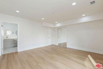 2057 S Garth Ave in Los Angeles, CA - Building Photo - Building Photo