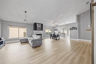 10253 Allenwood Dr in Riverview, FL - Foto de edificio - Building Photo