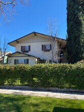 608 N Electric Ave, Unit B in Alhambra, CA - Foto de edificio - Building Photo