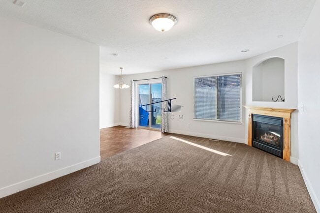 1613 N 450 E in North Ogden, UT - Foto de edificio - Building Photo